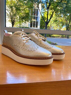Cole Haan Women’s Metallic Silver Lace-Up Platform Oxfords Size 7.5